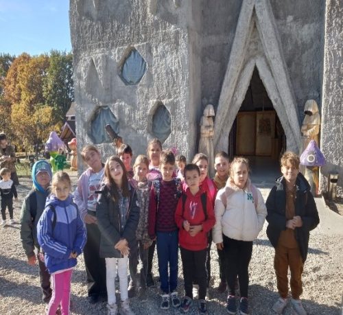 EXCURSIE-–CASTELUL-VRAJITOAREI4