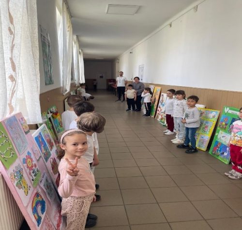 EXPOZITIE-CONCURS-JUDETEAN-PE-ARIPI-DE-PRIMAVARA3
